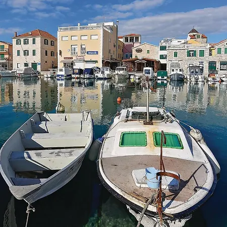 Awesome In Βόντιτσε